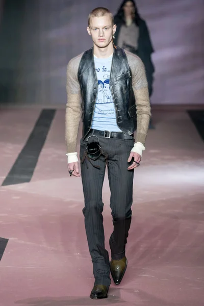 Look 37